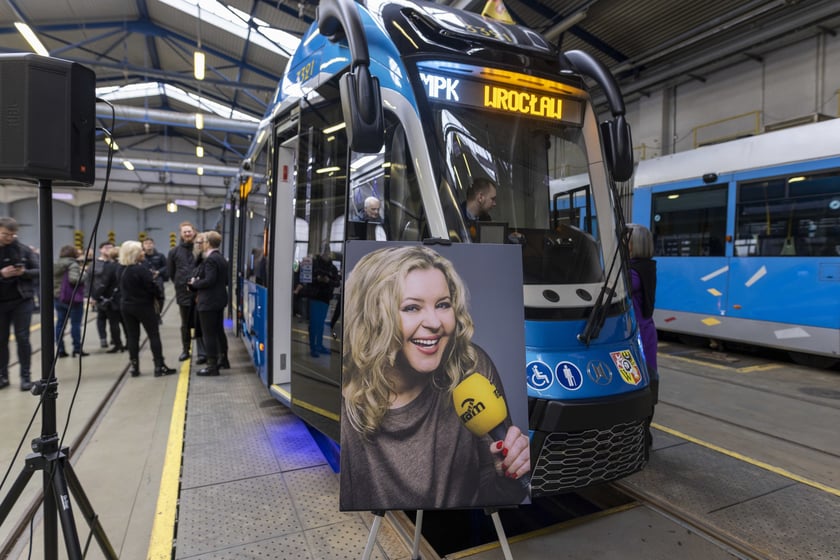 Uroczystość nadania imienia Moniki Jaworskiej tramwajowi wrocławskiego MPK