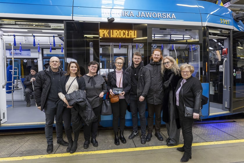 Uroczystość nadania imienia Moniki Jaworskiej tramwajowi wrocławskiego MPK