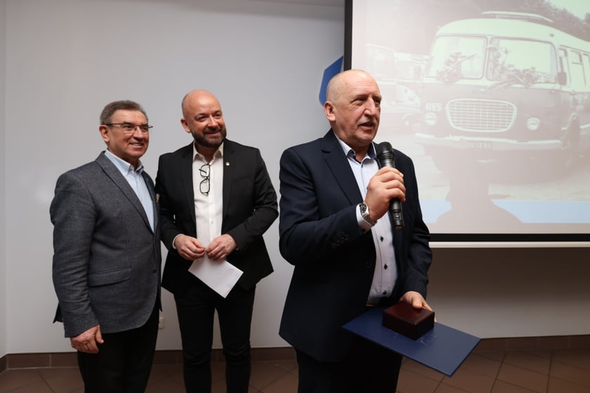 Walny zjazd delegatów NZSS Solidarność MPK Wrocław w zajezdni przy ul. Obornickiej