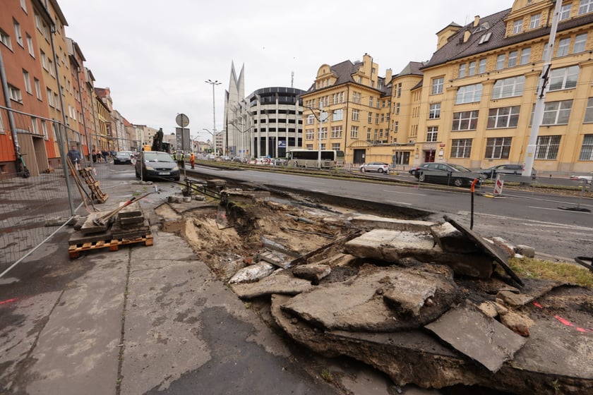 24 czerwca - pierwszy dzień wymiany sieci ciepłowniczej pod ulicą Kazimierza Wielkiego