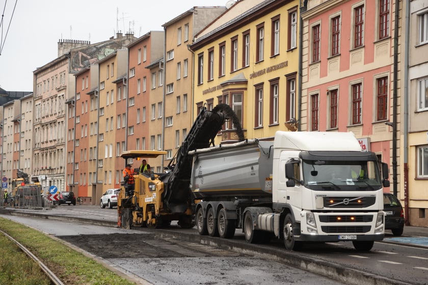 24 czerwca - pierwszy dzień wymiany sieci ciepłowniczej pod ulicą Kazimierza Wielkiego