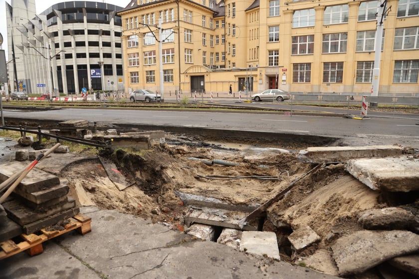 24 czerwca - pierwszy dzień wymiany sieci ciepłowniczej pod ulicą Kazimierza Wielkiego