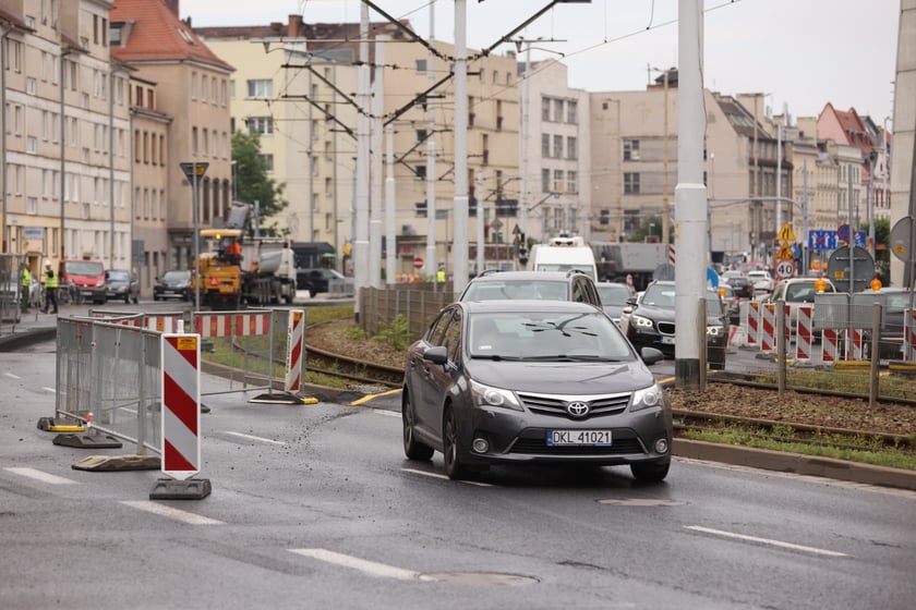 24 czerwca - pierwszy dzień wymiany sieci ciepłowniczej pod ulicą Kazimierza Wielkiego