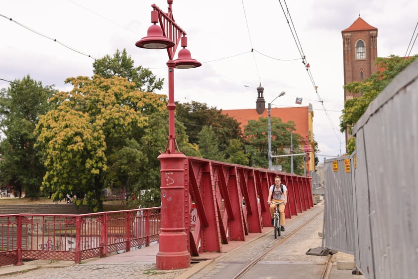 Remont mostu Piaskowego dobiega końca. Trwają ostatnie prace wykończeniowe.