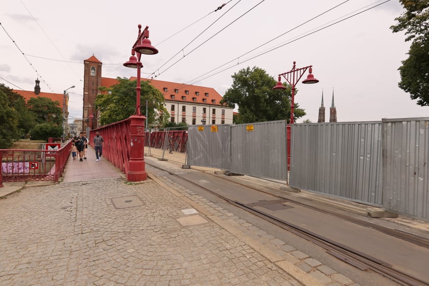 Remont mostu Piaskowego dobiega końca. Trwają ostatnie prace wykończeniowe.