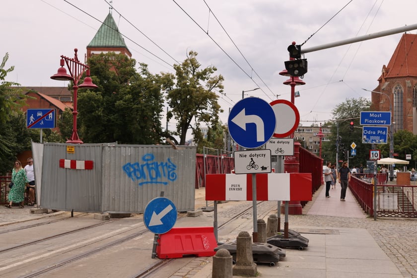 Remont mostu Piaskowego dobiega końca. Trwają ostatnie prace wykończeniowe.