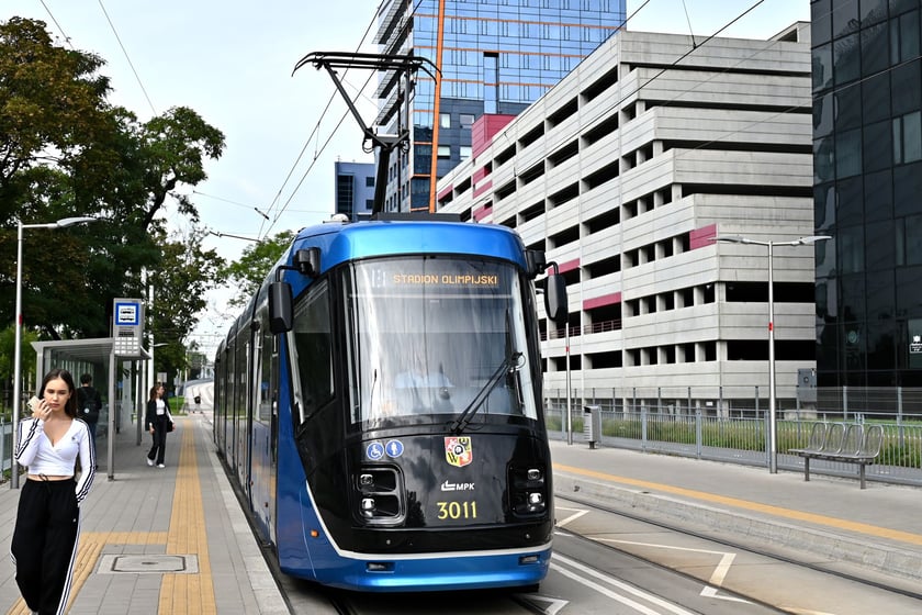 Pierwszy dzień regularnych kursów tramwajów na Nowy Dwór.