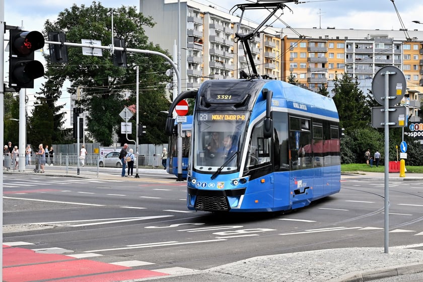 Pierwszy dzień regularnych kursów tramwajów na Nowy Dwór.