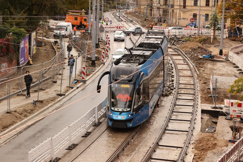 Próbne przejazdy tramwajów przez plac Staszica.