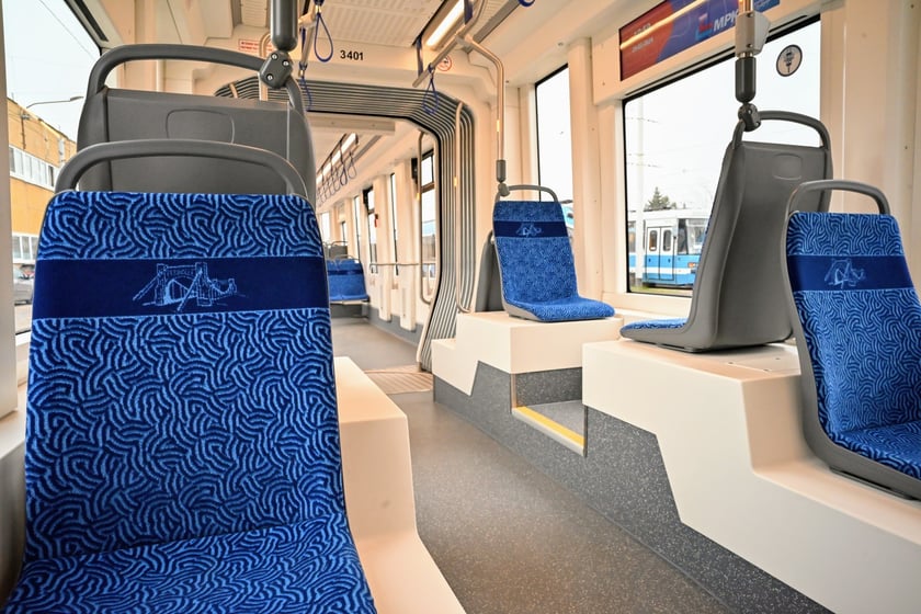 Wnętrze Pesy Twist 146N o numerze 3401 - pierwszego tego typu tramwaju w MPK Wrocław.