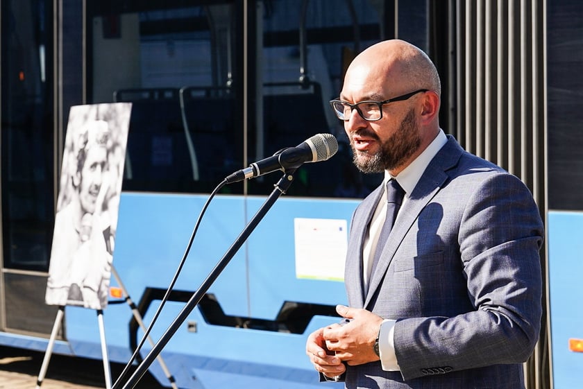 Uroczystość nadania tramwajowi imienia Ryszarda Szurkowskiego, 7 sierpnia 2024, zajezdnia Borek