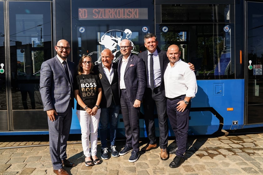 Uroczystość nadania tramwajowi imienia Ryszarda Szurkowskiego, 7 sierpnia 2024, zajezdnia Borek