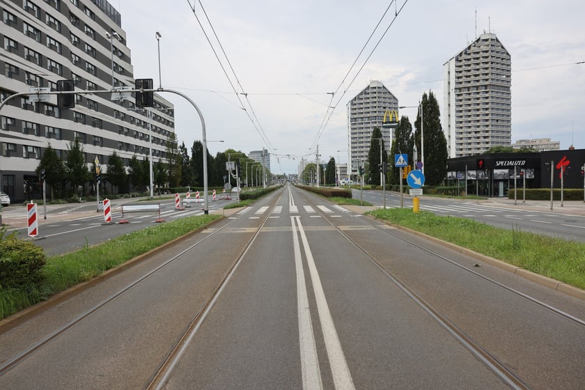 Początek remontu torowiska na moście Szczytnickim