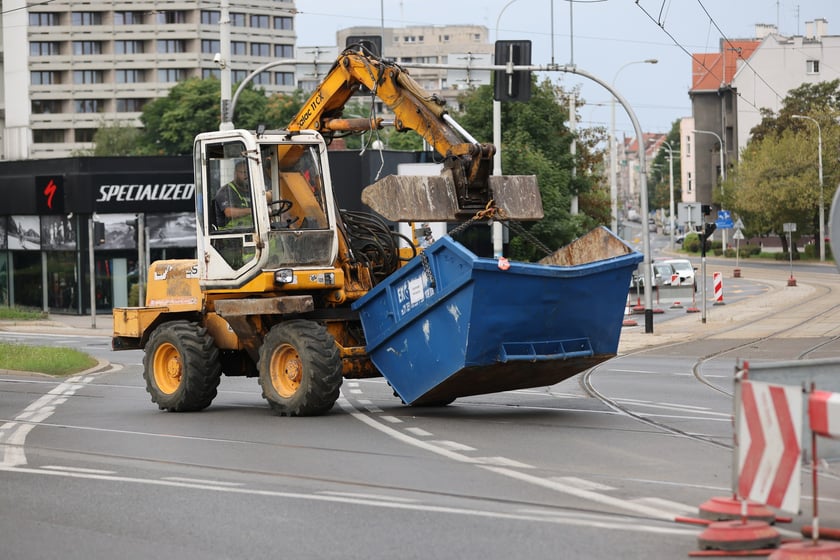 Początek remontu torowiska na moście Szczytnickim
