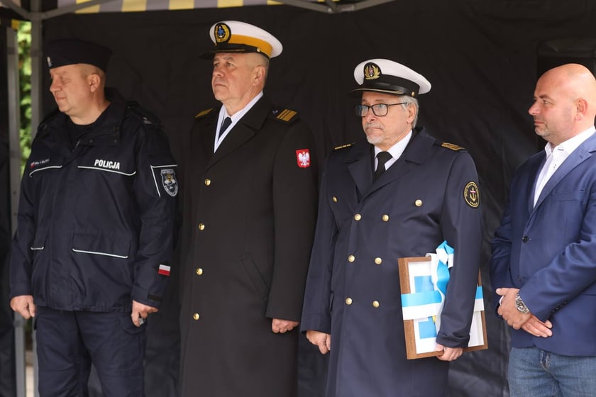 Strażnicy miejscy dostali 2 łodzie patrolowo-ratownicze i samochód do ich przewożenia.