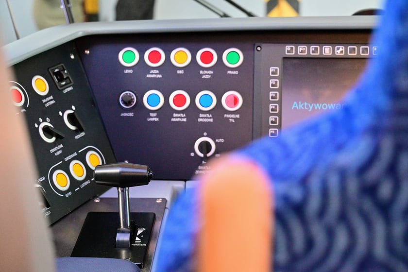 Kabina motorniczego w zmodernizowanej Skodzie 19T