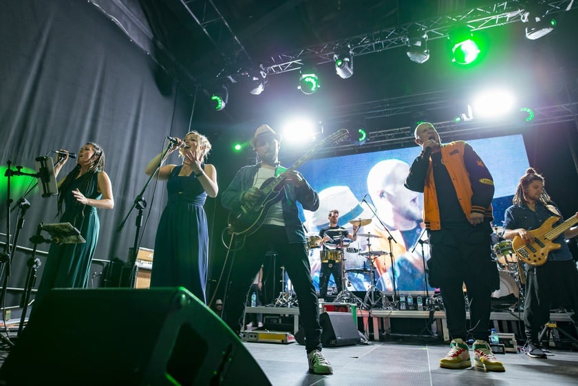 Koncert w rocznice powodzi Wrocław 22 sierpnia, MESAJAH feat, Grubson, Jagoda Kret, Sound?n?Grace, Miodu (Jamal), Gutek (Indios Bravos), I Grades, Kasia Kowalska.