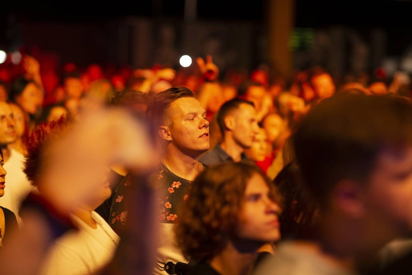 Koncert w rocznice powodzi Wrocław 22 sierpnia, MESAJAH feat, Grubson, Jagoda Kret, Sound?n?Grace, Miodu (Jamal), Gutek (Indios Bravos), I Grades, Kasia Kowalska.