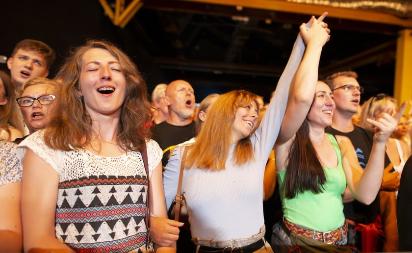 Koncert w rocznice powodzi Wrocław 22 sierpnia, MESAJAH feat, Grubson, Jagoda Kret, Sound?n?Grace, Miodu (Jamal), Gutek (Indios Bravos), I Grades, Kasia Kowalska.
