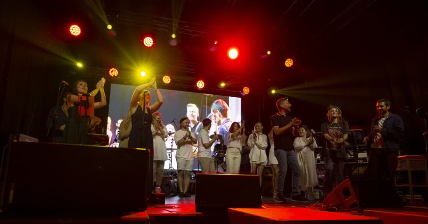 Koncert w rocznice powodzi Wrocław 22 sierpnia, MESAJAH feat, Grubson, Jagoda Kret, Sound?n?Grace, Miodu (Jamal), Gutek (Indios Bravos), I Grades, Kasia Kowalska.