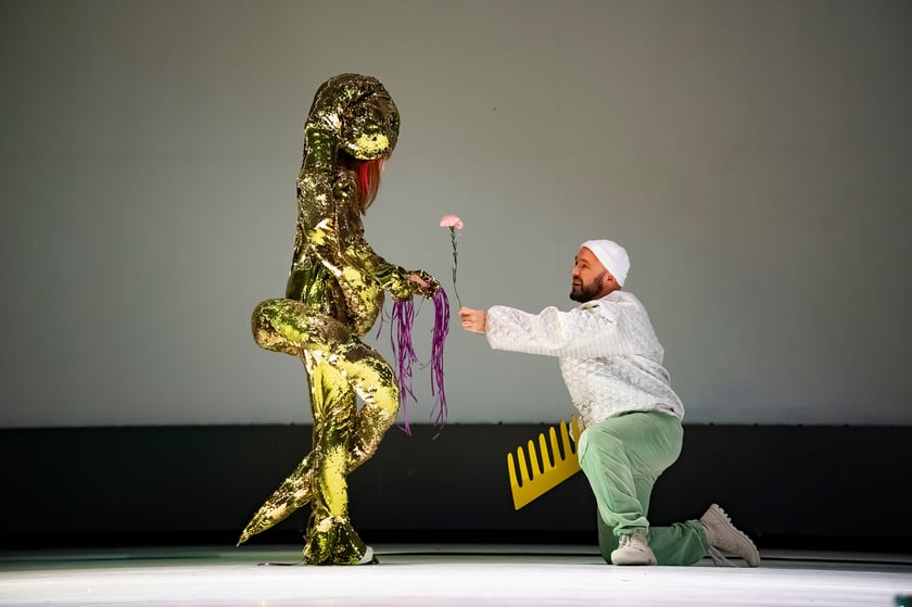 Scena z najnowszej premiery we wrocławskim Capitolu: ?Priscilla, Królowa Pustyni. Musical?. Data premiery: 7 października 2022 roku