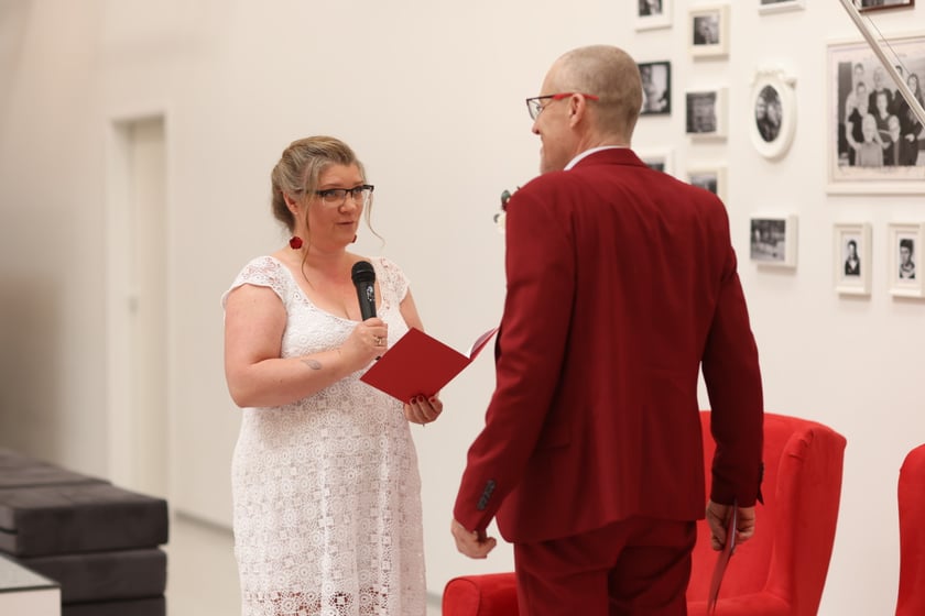 Agnieszka Gil i Piotr Gawałko ślubowali sobie miłość w bibliotece