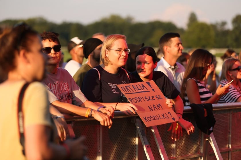 Gorąca zabawa na Santander Letnie Brzmienia 2023. Tłumy na Partynicach.