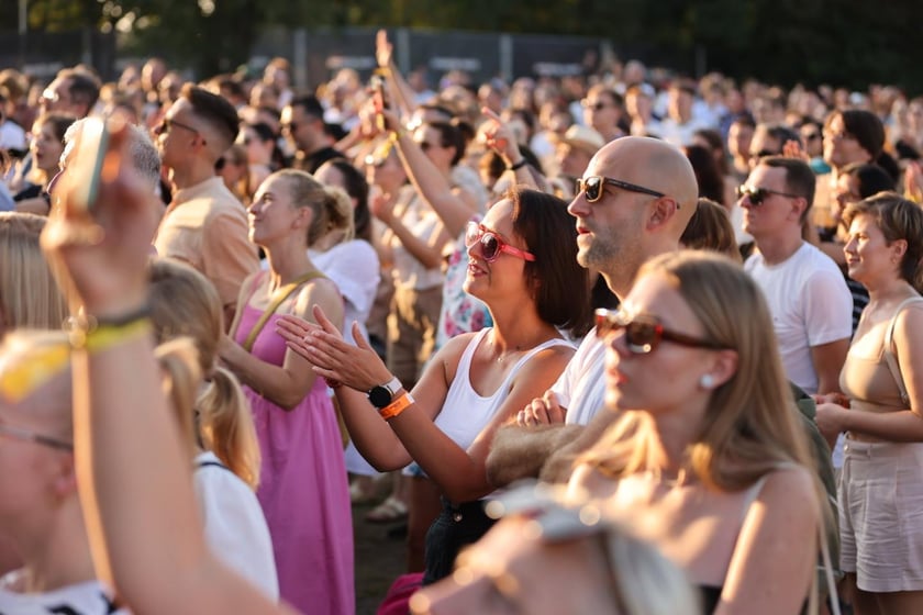 Gorąca zabawa na Santander Letnie Brzmienia 2023. Tłumy na Partynicach.