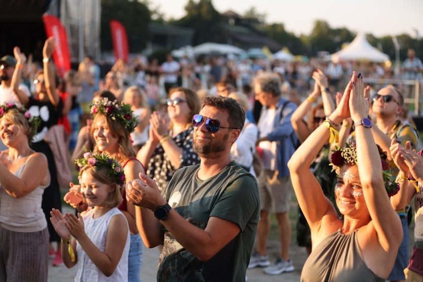 Gorąca zabawa na Santander Letnie Brzmienia 2023. Tłumy na Partynicach.