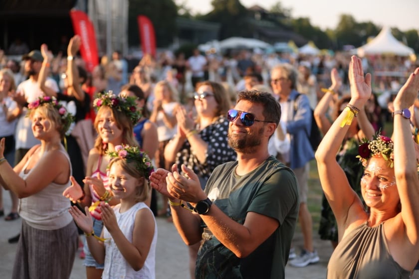 Gorąca zabawa na Santander Letnie Brzmienia 2023. Tłumy na Partynicach.