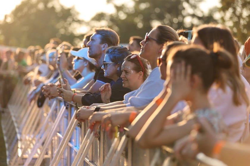 Gorąca zabawa na Santander Letnie Brzmienia 2023. Tłumy na Partynicach.