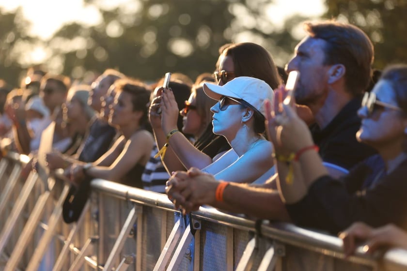 Gorąca zabawa na Santander Letnie Brzmienia 2023. Tłumy na Partynicach.