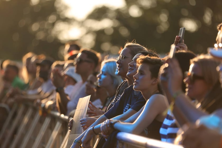 Gorąca zabawa na Santander Letnie Brzmienia 2023. Tłumy na Partynicach.