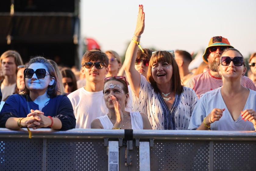 Gorąca zabawa na Santander Letnie Brzmienia 2023. Tłumy na Partynicach.