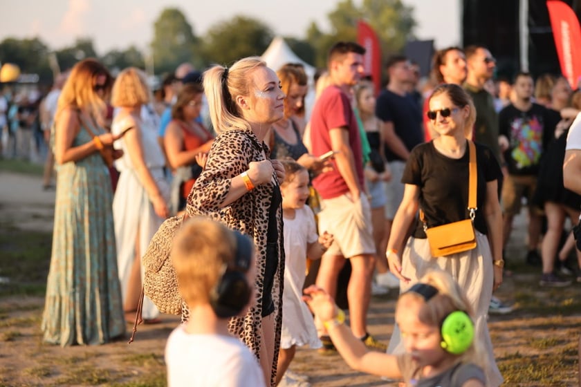 Gorąca zabawa na Santander Letnie Brzmienia 2023. Tłumy na Partynicach.