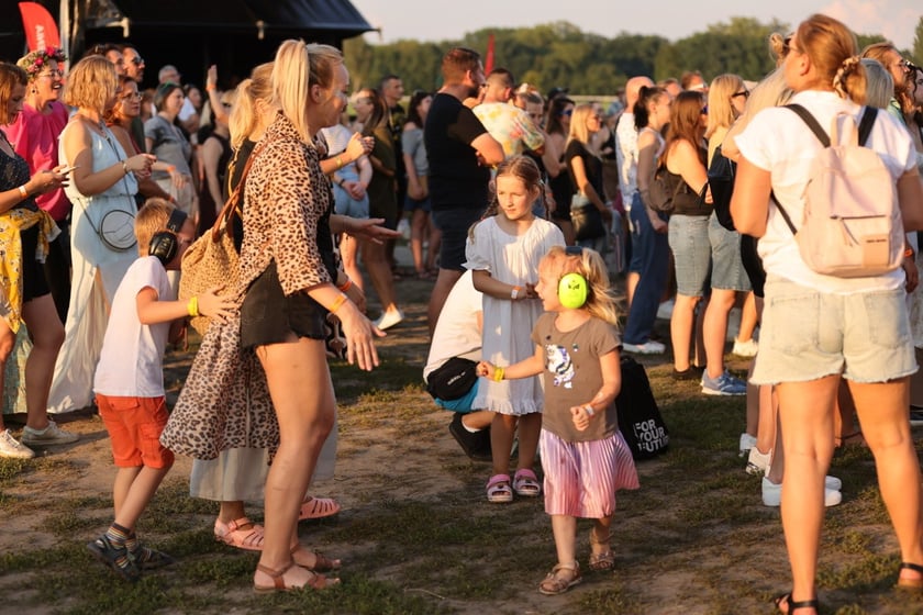 Gorąca zabawa na Santander Letnie Brzmienia 2023. Tłumy na Partynicach.