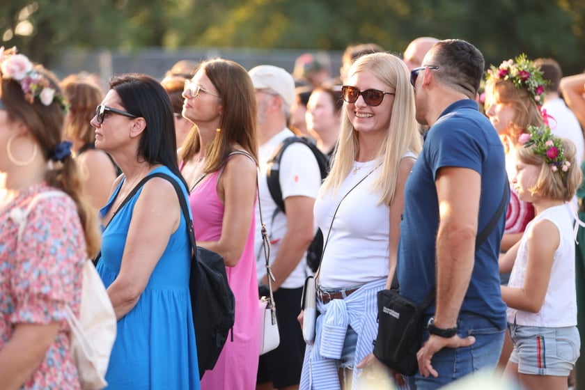 Gorąca zabawa na Santander Letnie Brzmienia 2023. Tłumy na Partynicach.