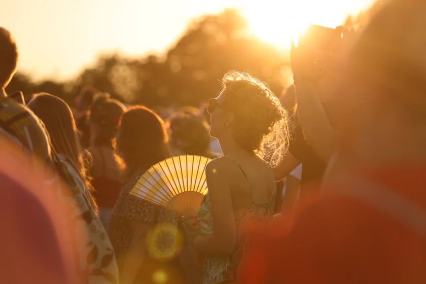 Gorąca zabawa na Santander Letnie Brzmienia 2023. Tłumy na Partynicach.