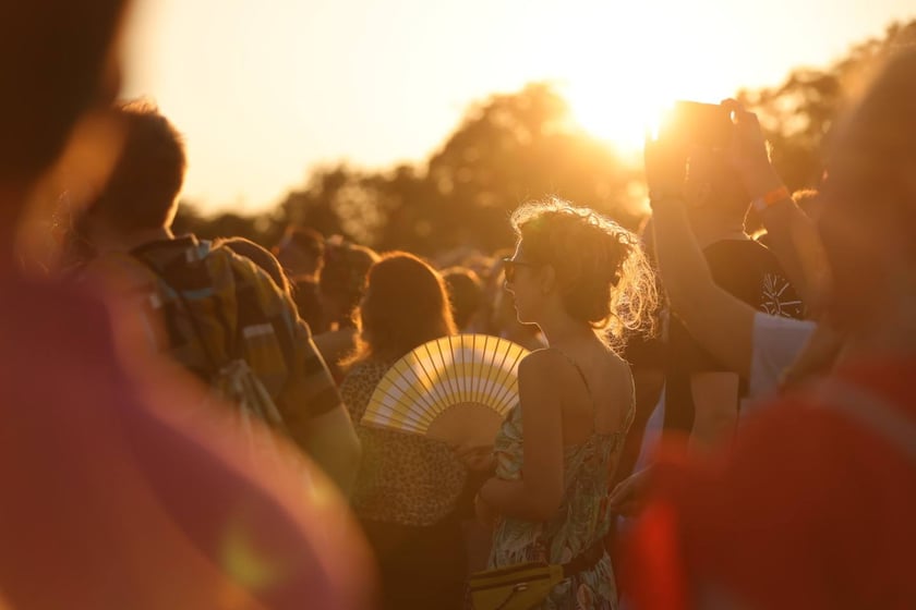 Gorąca zabawa na Santander Letnie Brzmienia 2023. Tłumy na Partynicach.