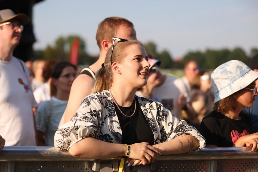 Gorąca zabawa na Santander Letnie Brzmienia 2023. Tłumy na Partynicach.