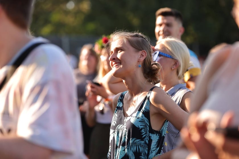 Gorąca zabawa na Santander Letnie Brzmienia 2023. Tłumy na Partynicach.