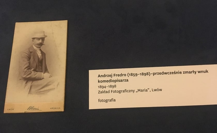 Wystawa &bdquo;Żołnierz napoleoński, ojciec komedii polskiej&rdquo; &mdash; Fredro w Ossolineum