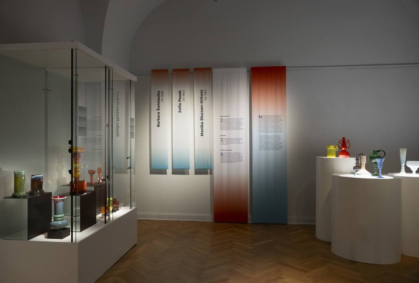 Wystawa &bdquo;Szklane życiorysy. Polskie projektantki szkła (1945-2020)&rdquo; w Muzeum Narodowym we Wrocławiu