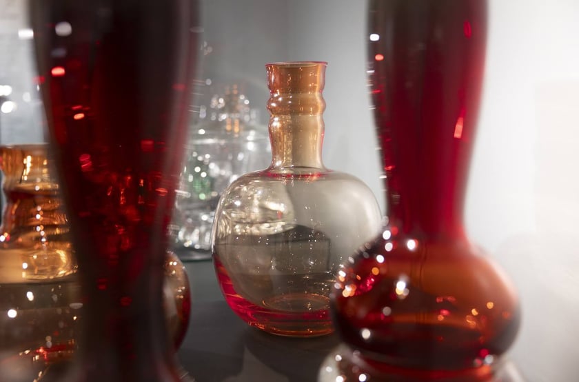 Wystawa &bdquo;Szklane życiorysy. Polskie projektantki szkła (1945-2020)&rdquo; w Muzeum Narodowym we Wrocławiu