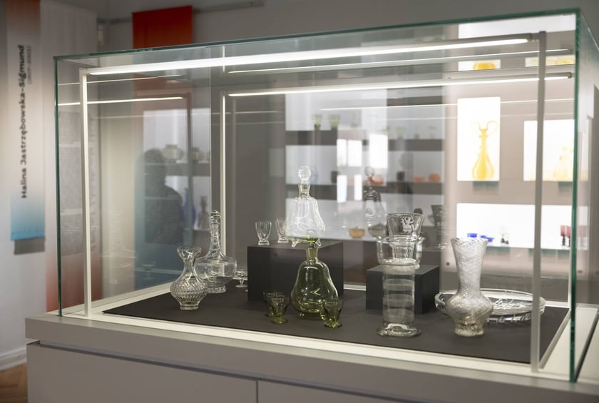 Wystawa &bdquo;Szklane życiorysy. Polskie projektantki szkła (1945-2020)&rdquo; w Muzeum Narodowym we Wrocławiu