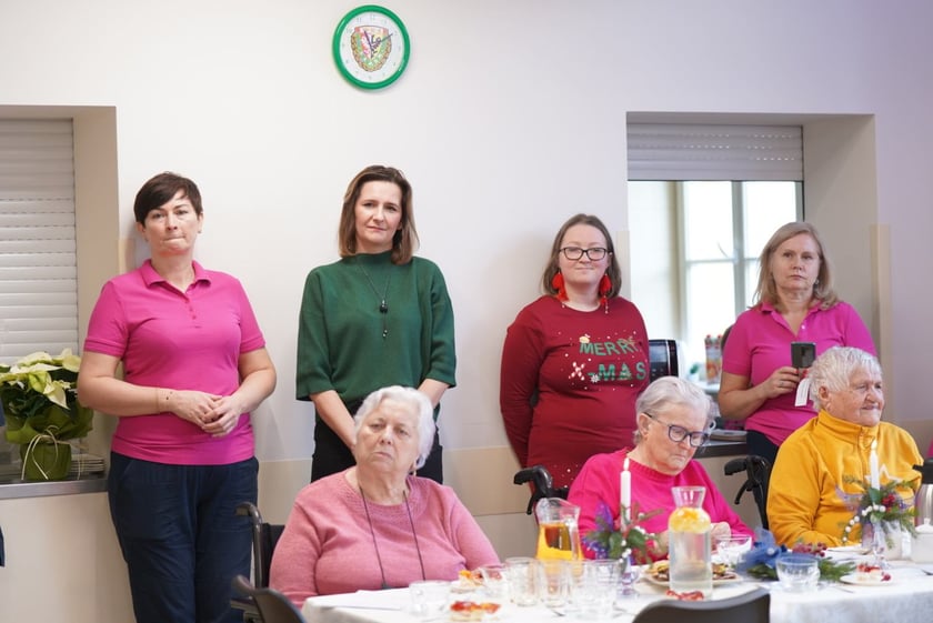 Anna Wyszkoni spotkała się z seniorami w Dziennym Domu Pomocy przy Skoczylasa 8 w Leśnicy
