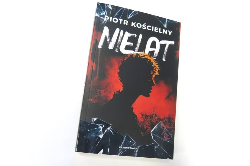 Piotr Kościelny, Nielat, Wydawnictwo Czarna Owca