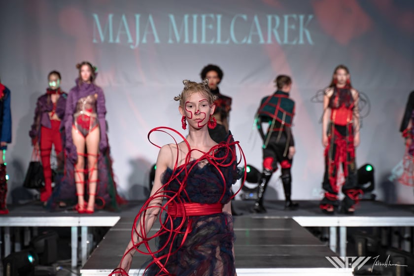 FashiON! Wrocław Fashion Week 2023 - pokaz i sesja Mai Mielcarek