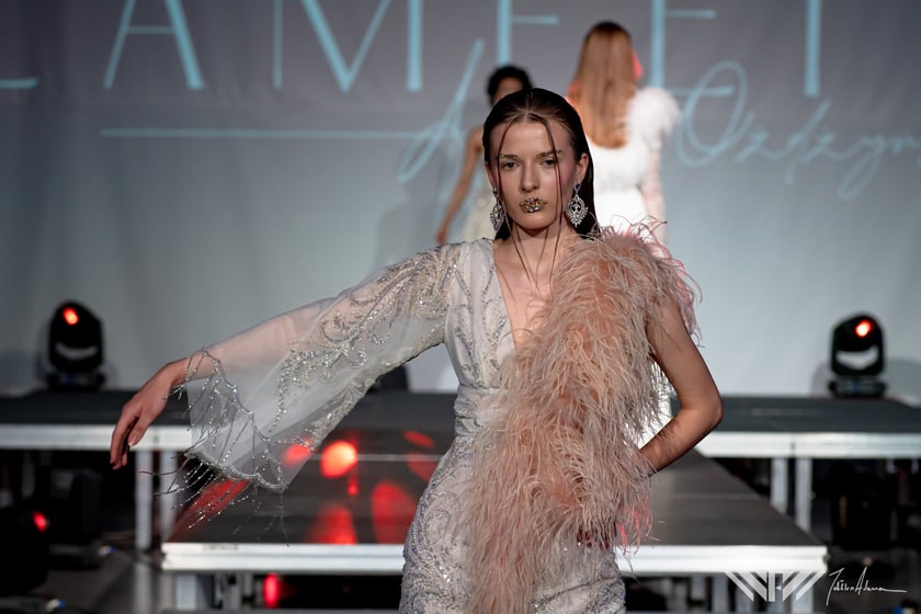 FashiON! Wrocław Fashion Week 2023 - pokaz i sesja Angeliki Ożdżyńskiej
