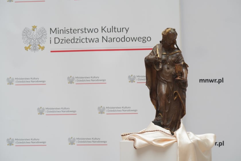 Rzeźba przedstawiająca personifikację Wiary